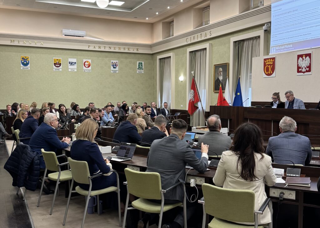 Nie ma kworum! Sesja nadzwyczajna jest nieważna